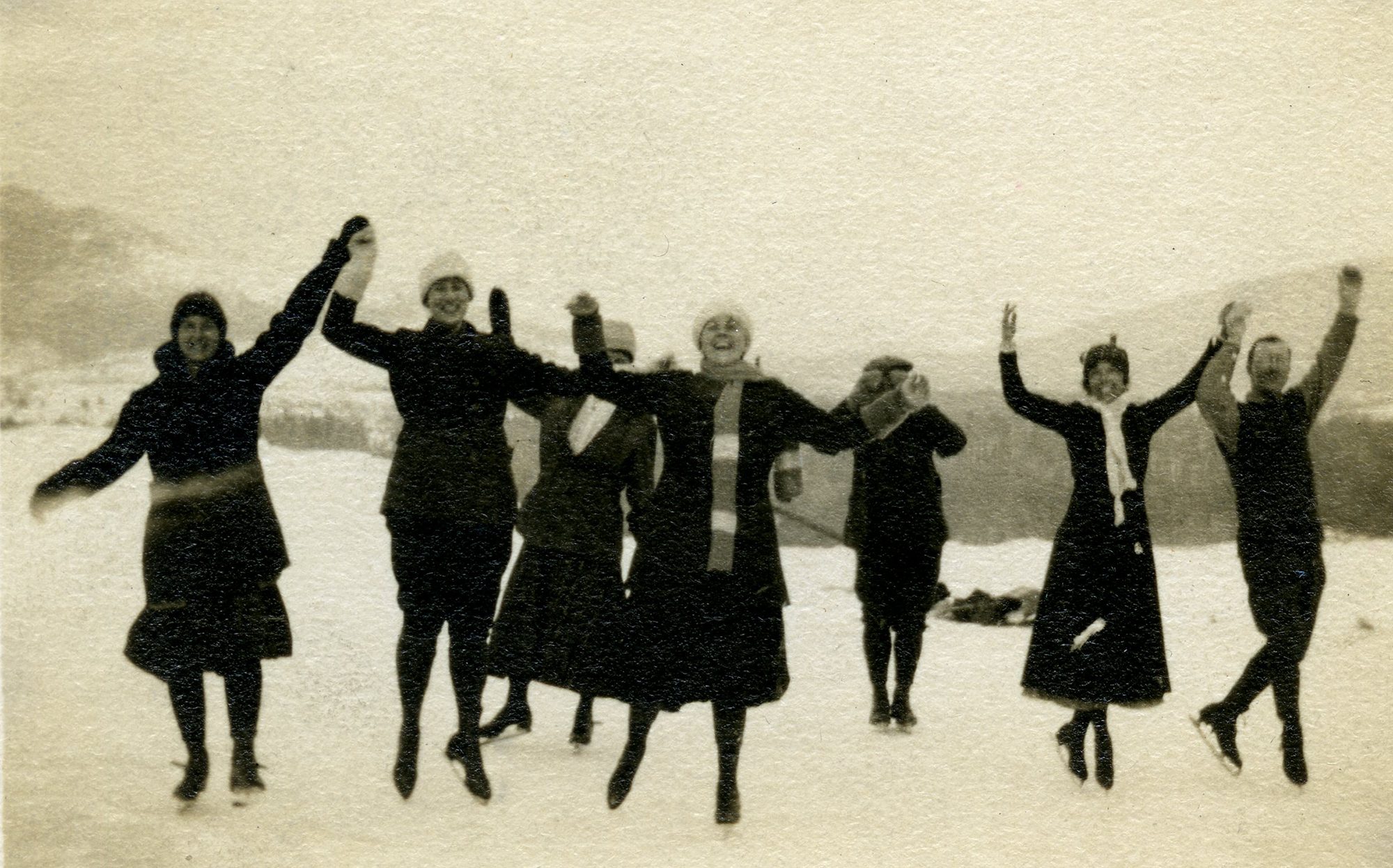 1912 Seven Ny Chapter Members On Ice Skates, Arms Raised, On A Frozen Pond 1920s Ph11500.0315