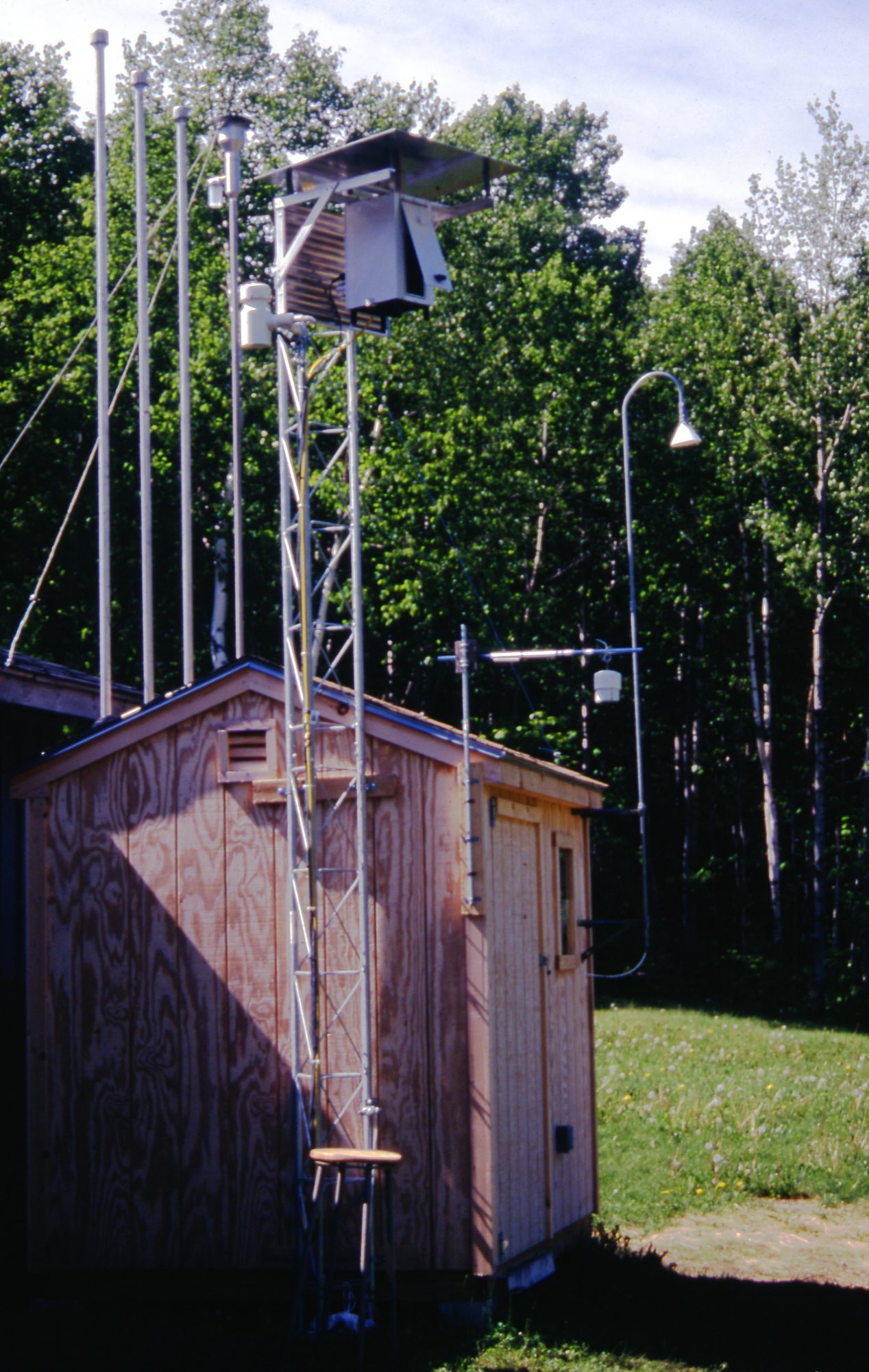 1995 Air Quality Monitoring Station At Amc Camp Dodge 1995 Sl5001.1995.0177